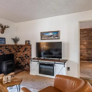 Cozy Cabin-style In Location Apartment