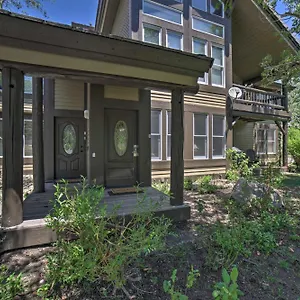 Vacation With Community Hot Tub Apartment